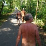 Do 22: Kurze Zeit später kam und dann ein Streifenwagen entgegen[en]Th 22: A short time later, a police patrol car approached [nl]Do 22-8: Even later: de politie [fr]Jeu 22 : Peu de temps après, une voiture de patrouille est venue vers nous.