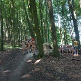 So 25: Zum sonntäglichen Familienausflug war diese Familie unterwegs[en]Su 25: This family was on its way to the Sunday family excursion [nl]Zo 25-8: Ontmoeting met een gekleed gezin op zijn zondagse uitstapje [fr]Dim 25 : Cette famille était en route pour l'excursion familiale du dimanche.