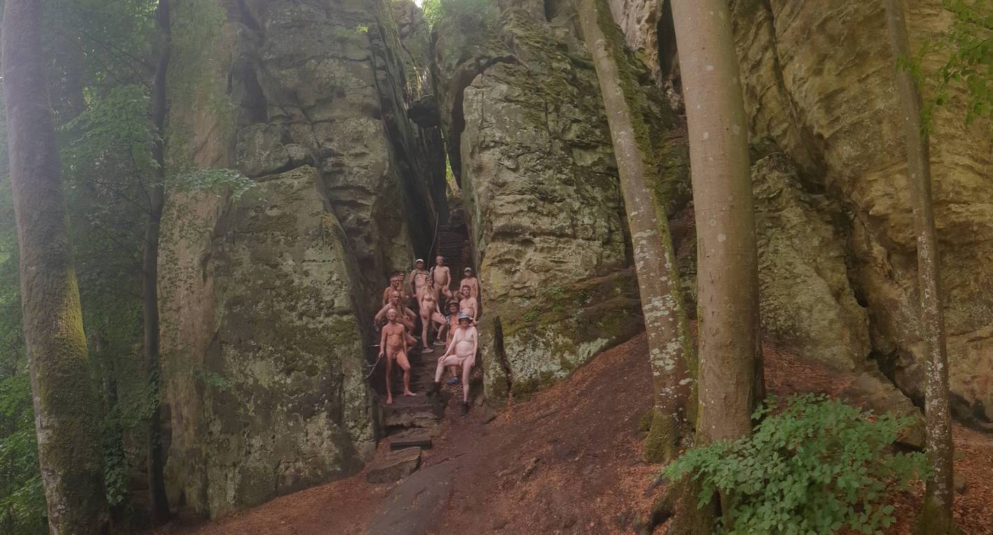 2/18 Les gorges du Diable : Encadrées par des grès