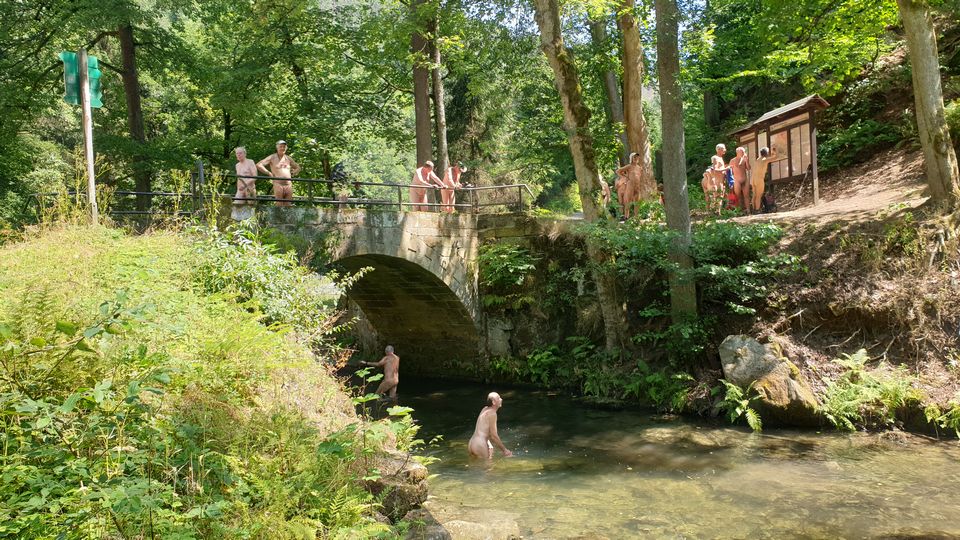 7/11 Plaisir de se baigner ou de regarder