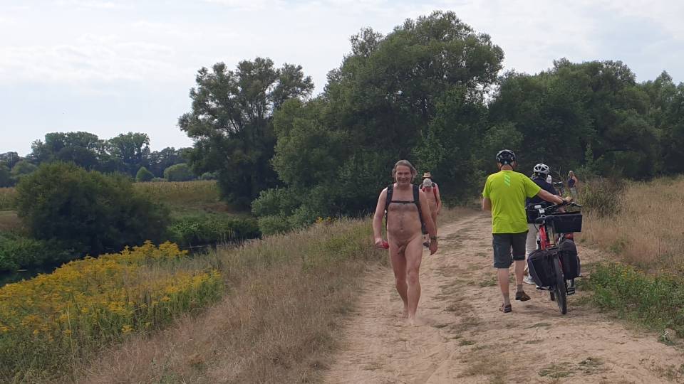 18/36 Rencontre dans le sable