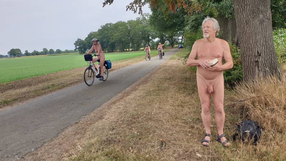24/36 Les cyclistes arrivent