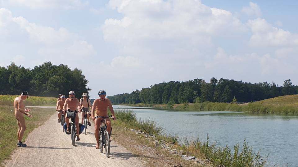 13/51 L'un encourage l'autre