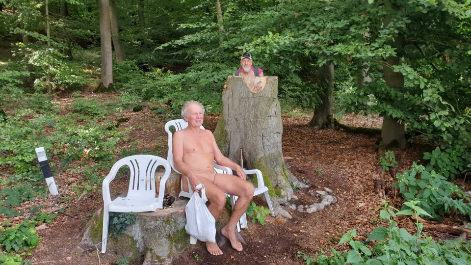 38/51 Meubles de pause