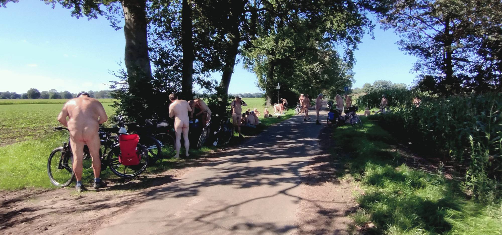 Le mercredi aussi, nous avons commencé la journée par une randonnée à vélo. A midi, nous avons rejoint le groupe de randonnée. (9|16)