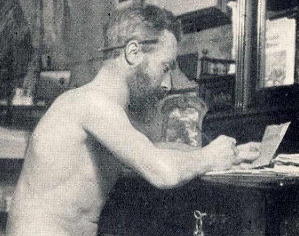 Richard Ungewitter nu à son bureau